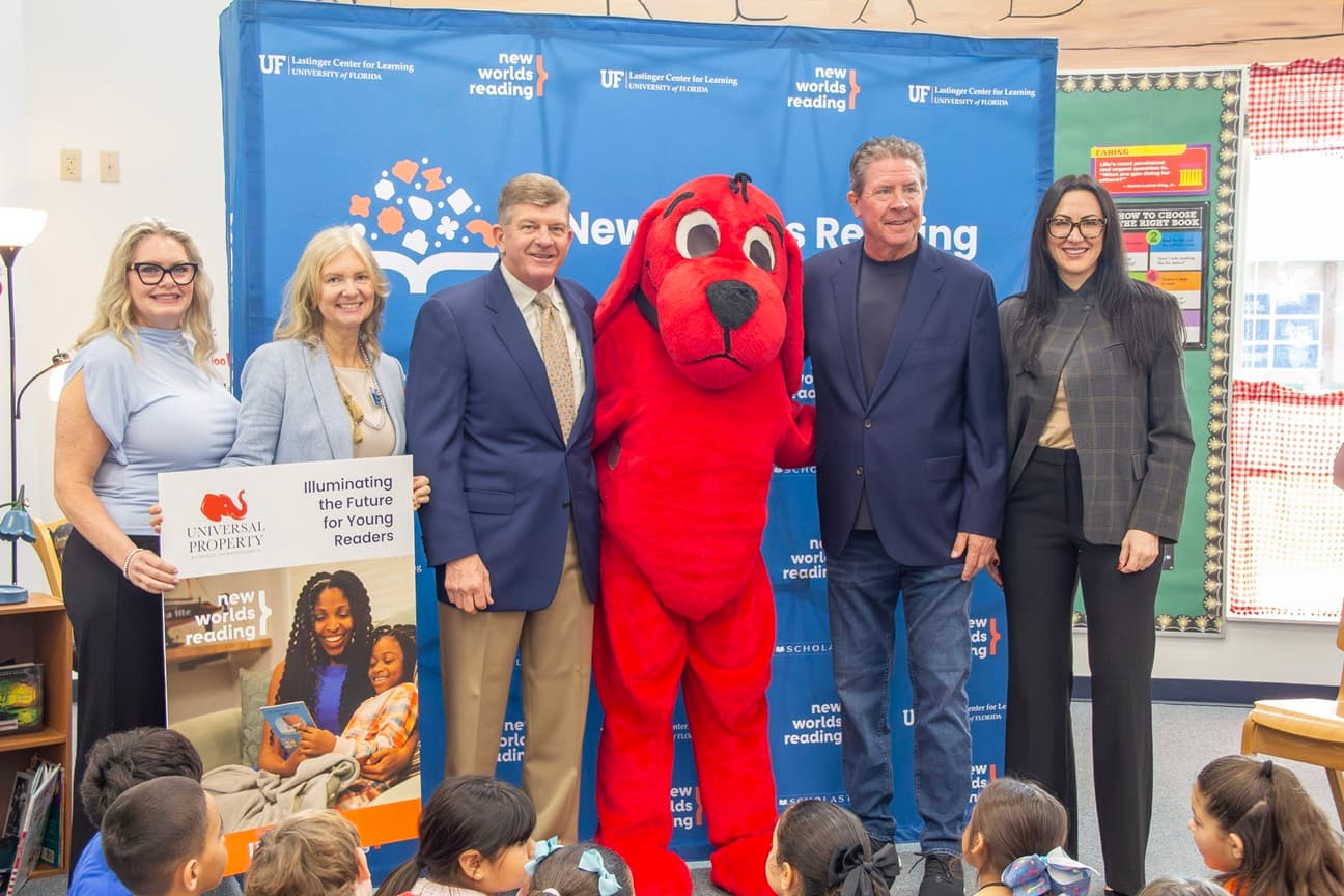 Universal Property & Casualty Insurance Company Helps Illuminate Literacy: Quarterback Dan Marino joins New Worlds Reading at Driftwood Elementary 